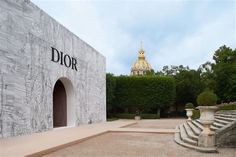 défilé dior musée rodin|Visitez les décors du défilé Dior .